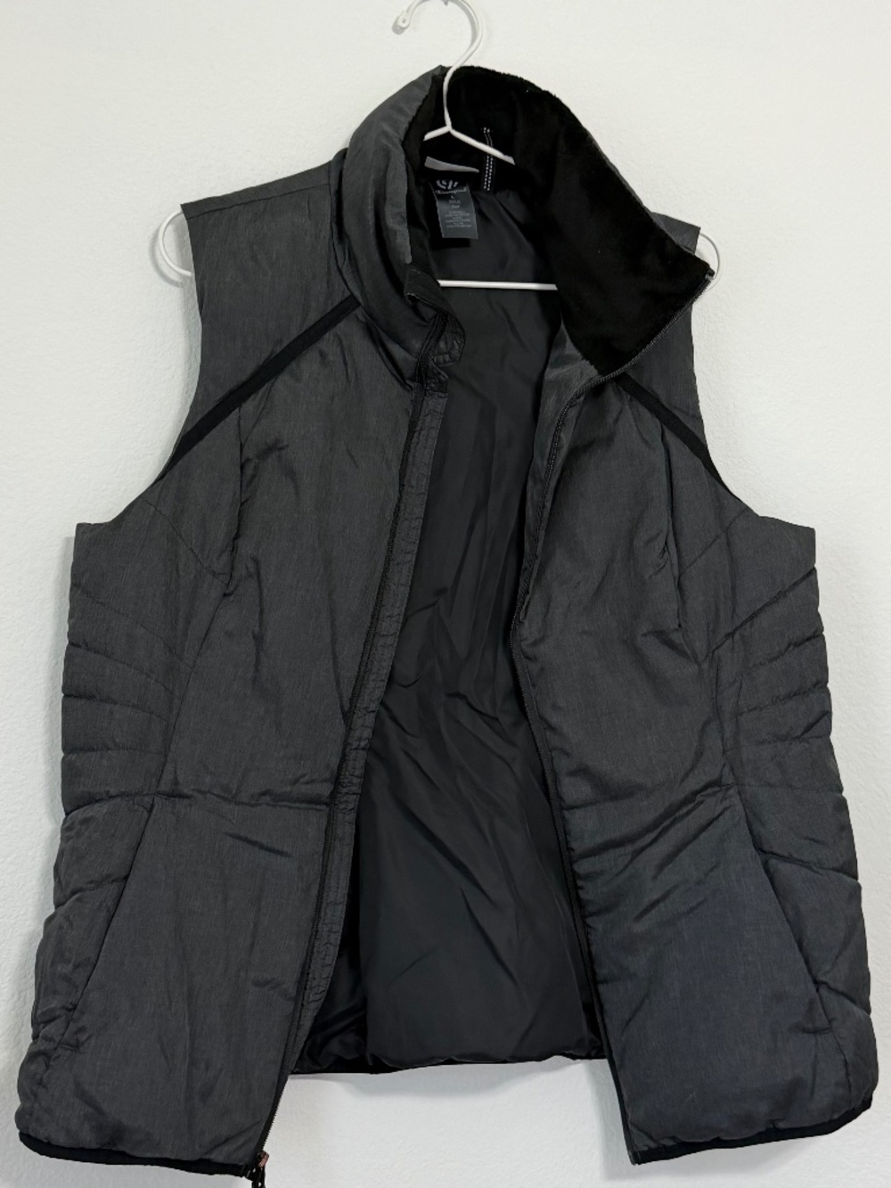 Champion puffer vest